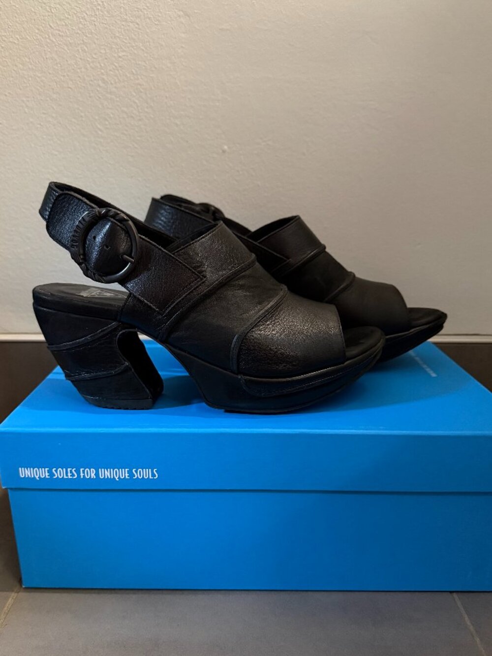Fluevog Prepare ADVISOR Platform Slingbacks, size 8.5